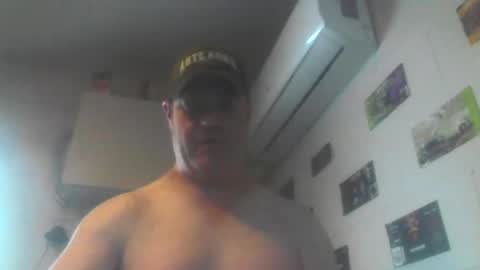 kiwiguy19773 online show from April 2026 08:40:01 PM