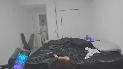 kay online show from November 2025 01:59:02 AM