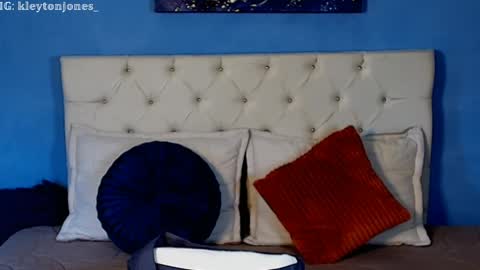klaton__ online show from April 2026 05:30:01 PM