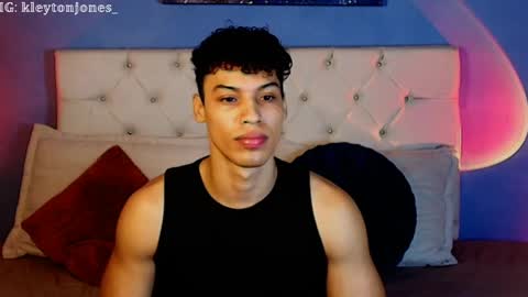klaton__ online show from May 2026 11:56:02 PM