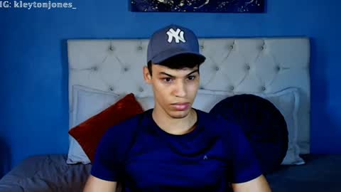 klaton__ online show from May 2026 03:39:02 PM
