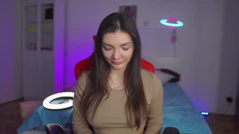 Alice online show from December 2024 08:44:01 PM