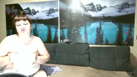 Kleosnow online show from September 2025 08:35:01 AM