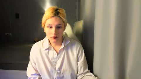 Klin online show from November 2025 07:25:01 PM