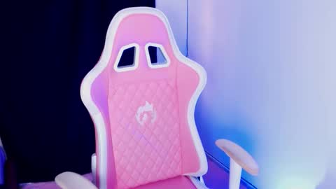 Kloe online show from November 2025 07:40:02 PM