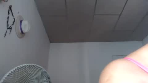 Kloe online show from December 2025 10:05:01 PM