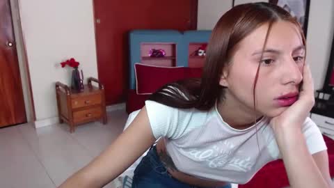 Kloe deker online show from January 2025 02:00:02 PM