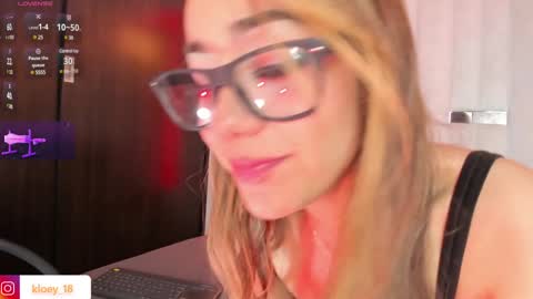 Snapshot of kloey_hoot chatting on December 2024 12:17:01 PM Kloey online show from December 2024 12:17:01 PM