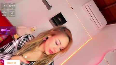 Snapshot of kloey_hoot chatting on January 2025 11:38:01 PM Kloey online show from January 2025 11:38:01 PM