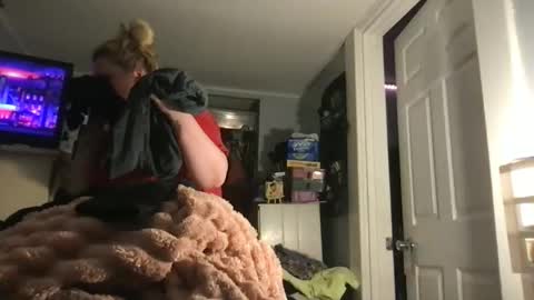 kmarie1196 online show from May 2026 10:19:01 PM
