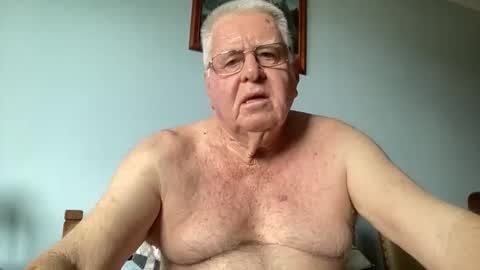 Snapshot of knights2001 chatting on February 2026 04:29:01 AM Aussiedude online show from February 2026 04:29:01 AM