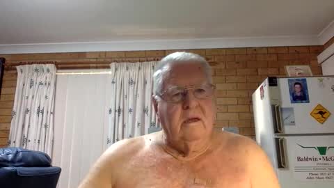 Snapshot of knights2001 chatting on March 2026 11:00:01 PM Aussiedude online show from March 2026 11:00:01 PM