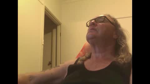 Snapshot of knobout chatting on October 2025 10:02:01 AM knobout online show from October 2025 10:02:01 AM