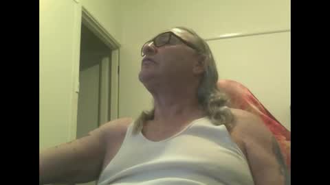 Snapshot of knobout chatting on October 2025 03:18:01 AM knobout online show from October 2025 03:18:01 AM