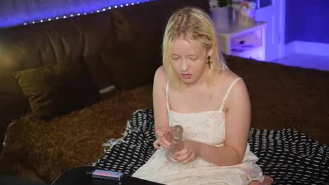 Snapshot of kofimoon chatting on July 2026 04:21:01 PM Kofi online show from July 2026 04:21:01 PM