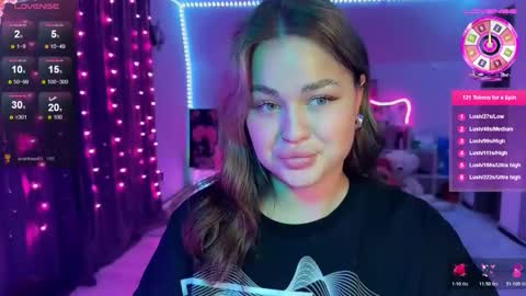 Mia online show from November 2025 06:31:02 PM