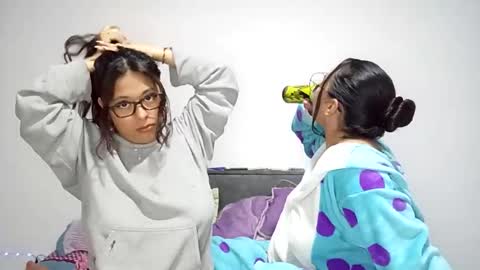 Konny and Laila online show from June 2026 03:59:02 AM