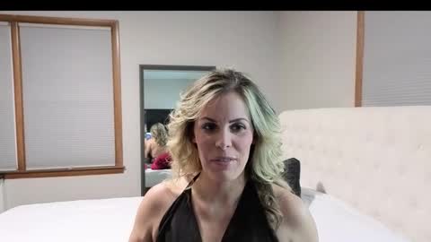 KoraLynn777 online show from December 2025 03:25:01 AM