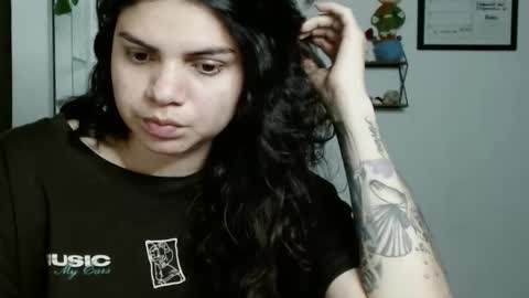 Karoll online show from September 2025 02:12:01 AM