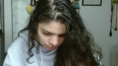 Karoll online show from October 2025 02:12:02 AM