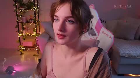 Kottyaa cb FOLLOWING  online show from October 2025 12:58:01 PM