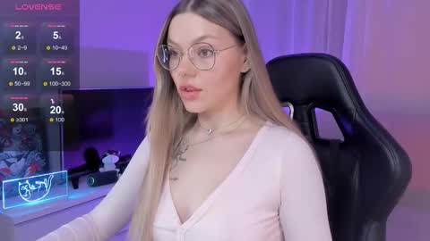 Jess online show from October 2025 05:15:02 PM