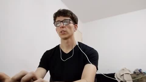 Facu online show from December 2024 04:43:02 PM