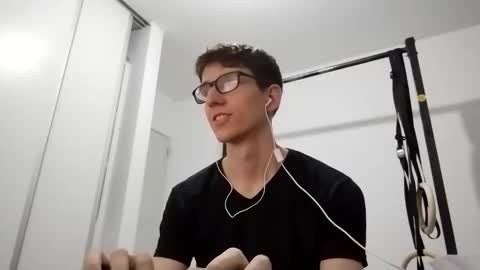 Facu online show from December 2025 01:25:01 AM