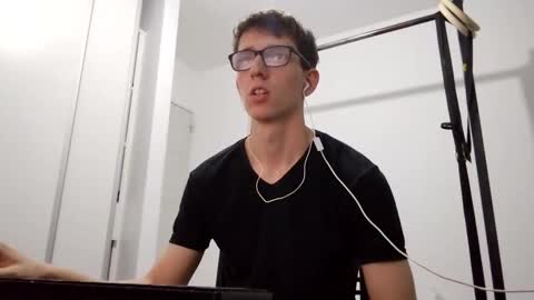 Facu online show from February 2026 12:33:01 PM