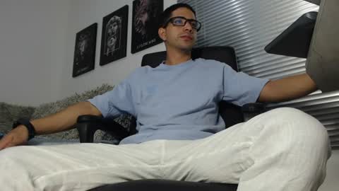 Snapshot of kratoswolf chatting on July 2026 01:50:01 PM kratoswolf online show from July 2026 01:50:01 PM