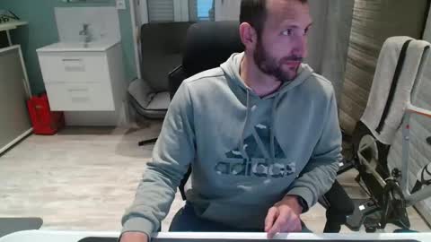 Snapshot of krevett80800 chatting on September 2025 06:31:01 PM krevett80800 online show from September 2025 06:31:01 PM