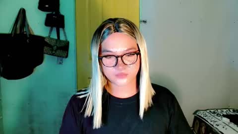krezikeed online show from May 2026 02:40:01 AM