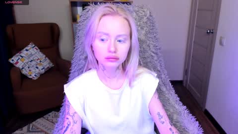 kris_grant online show from December 2024 11:00:02 AM