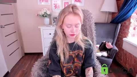 kris_grant online show from February 2025 10:16:01 AM