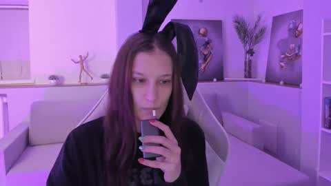 krisdoeil online show from January 2026 02:14:01 AM