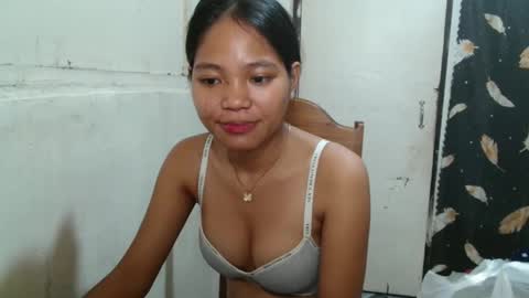 Snapshot of krisloversweet1 chatting on February 2026 12:43:02 PM Kris online show from February 2026 12:43:02 PM