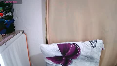 krissone online show from February 2026 09:47:02 PM