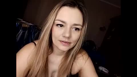 Snapshot of krisssexi chatting on December 2024 05:40:02 AM KrissSexi online show from December 2024 05:40:02 AM