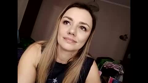 Snapshot of krisssexi chatting on January 2025 06:35:02 AM KrissSexi online show from January 2025 06:35:02 AM