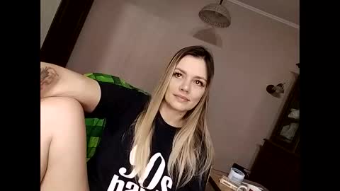 Snapshot of krisssexi chatting on January 2025 01:09:01 PM KrissSexi online show from January 2025 01:09:01 PM