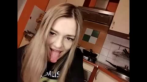 Snapshot of krisssexi chatting on February 2025 08:49:01 PM KrissSexi online show from February 2025 08:49:01 PM