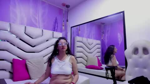 kristalvelvet online show from January 2026 04:17:01 AM