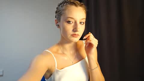 kristandaty online show from February 2026 01:48:02 PM