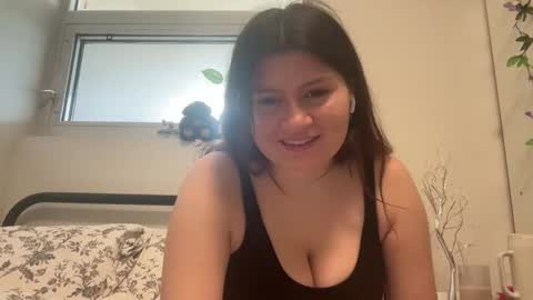 Snapshot of kristenluv23 chatting on October 2025 03:25:01 PM Kristen luv online show from October 2025 03:25:01 PM