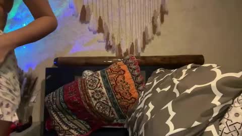 Kristi online show from September 2025 03:53:01 AM