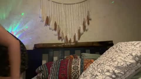 Kristi online show from November 2025 05:21:01 AM