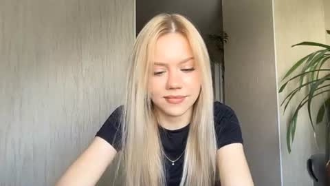 Snapshot of kristifelicien chatting on June 2026 05:12:02 AM Blake online show from June 2026 05:12:02 AM