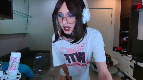 kristina online show from February 2025 06:51:01 PM