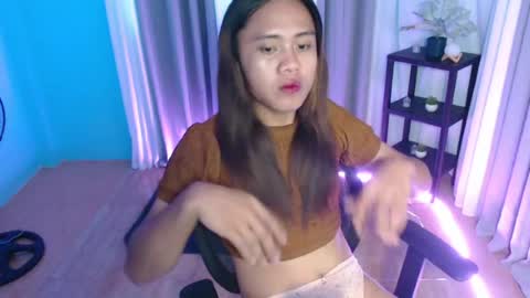 Snapshot of kristine_fox chatting on May 2026 07:17:01 AM kristine_fox online show from May 2026 07:17:01 AM