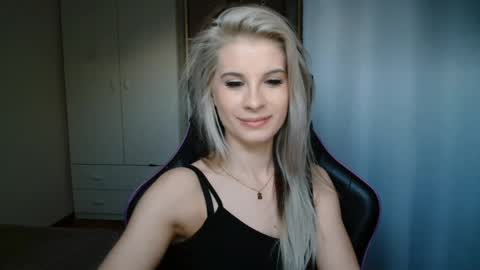 KristineAmore online show from May 2026 06:25:02 PM